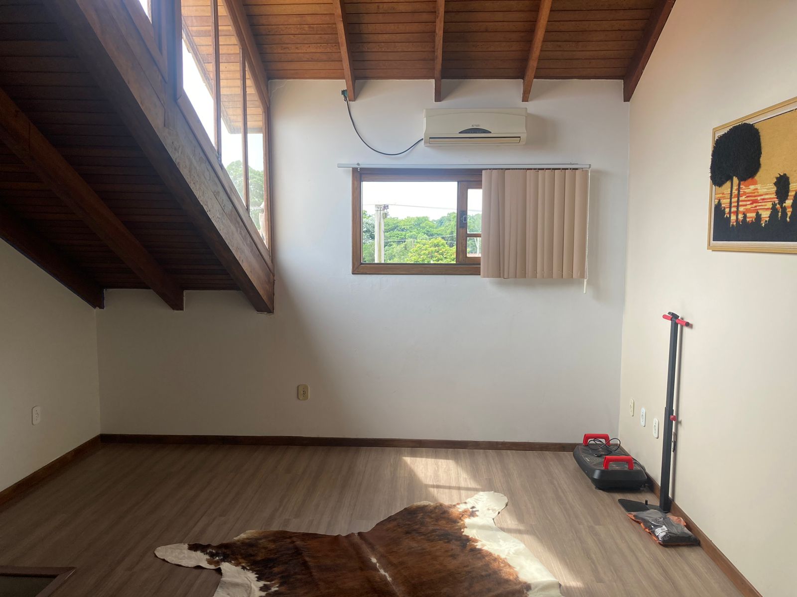 Imagem Casa com 2 Quartos à Venda, 147 m² em Hípica - Porto Alegre Imagem Casa com 2 Quartos à Venda, 147 m² em Hípica - Porto Alegre