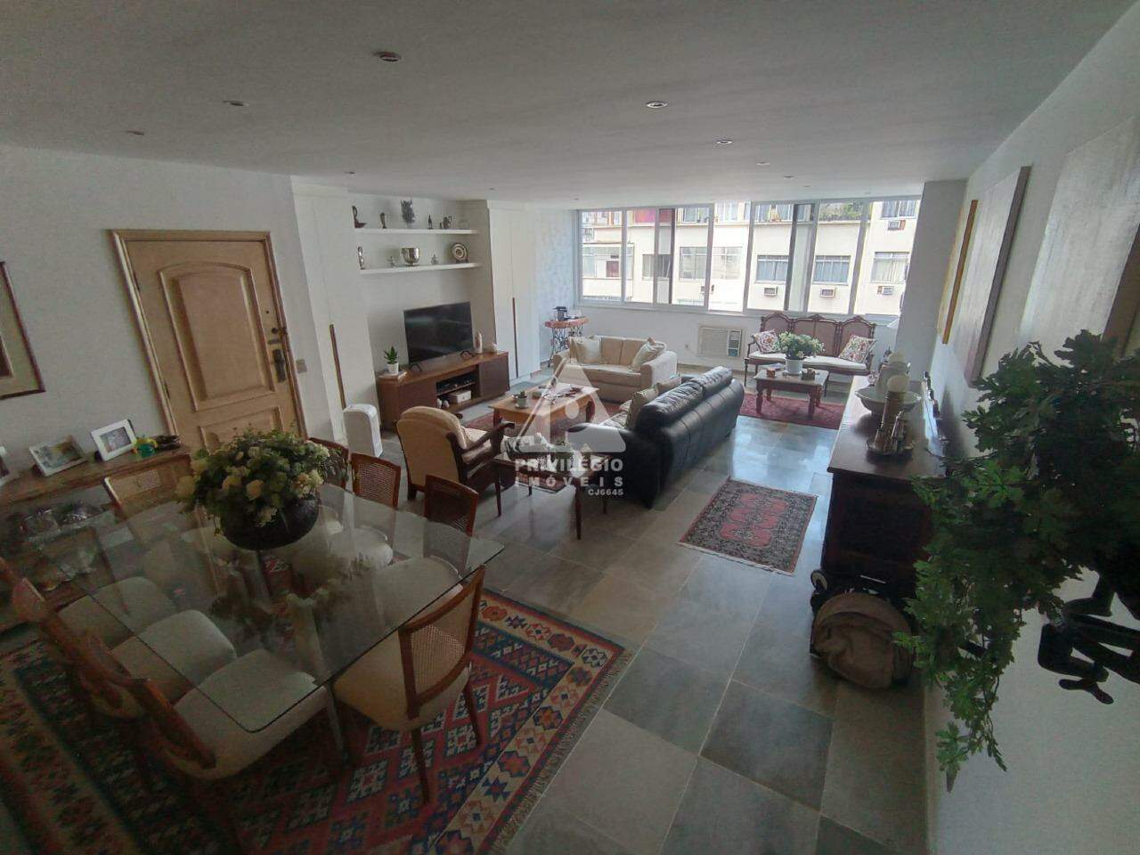 Imagem Apartamento com 3 Quartos à Venda, 195 m²em Copacabana - Rio de Janeiro Imagem Apartamento com 3 Quartos à Venda, 195 m²em Copacabana - Rio de Janeiro