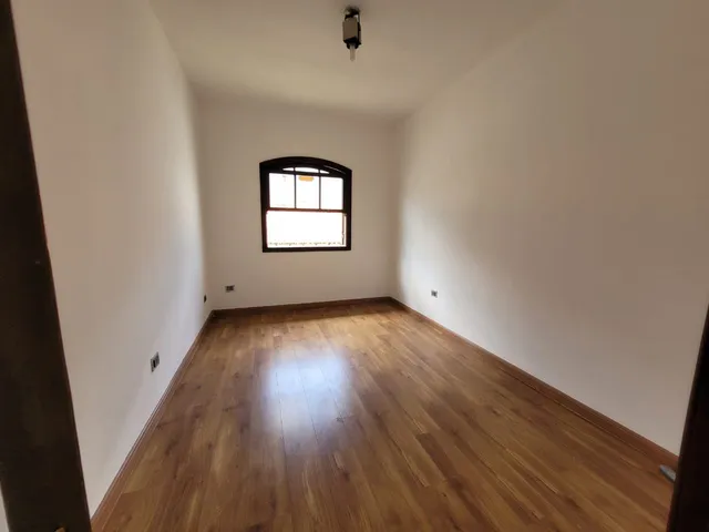 Imagem Sobrado com 3 Quartos à Venda, 229 m²em Campestre - Santo André