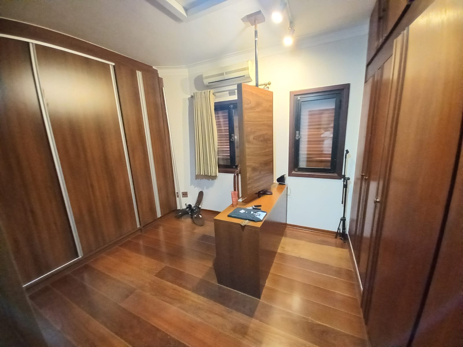 Imagem Casa com 5 Quartos à Venda, 475 m²em Vila Brandina - Campinas Imagem Casa com 5 Quartos à Venda, 475 m²em Vila Brandina - Campinas