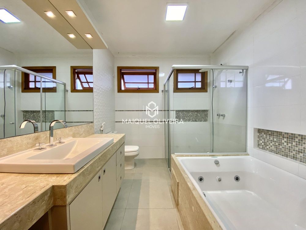 Imagem Casa de Condomínio com 4 Quartos para Alugar, 362 m²em Tomazetti - Santa Maria