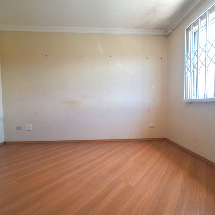 Imagem Sobrado com 3 Quartos à Venda, 131 m²em Capão Raso - Curitiba