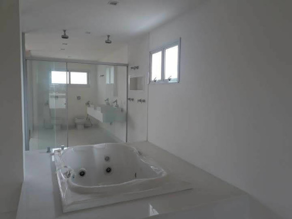 Imagem Casa de Condomínio com 5 Quartos à Venda, em Barra da Tijuca - Rio de Janeiro Imagem Casa de Condomínio com 5 Quartos à Venda, em Barra da Tijuca - Rio de Janeiro