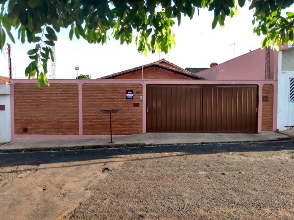 Casa com 3 Quartos à Venda, 205 m² em Centro - Ituverava