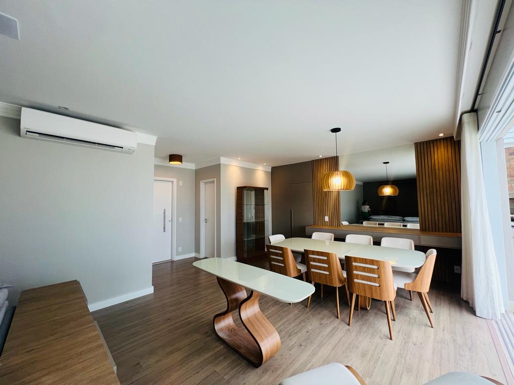Imagem Apartamento com 3 Quartos à Venda, 177 m²em Cambuí - Campinas