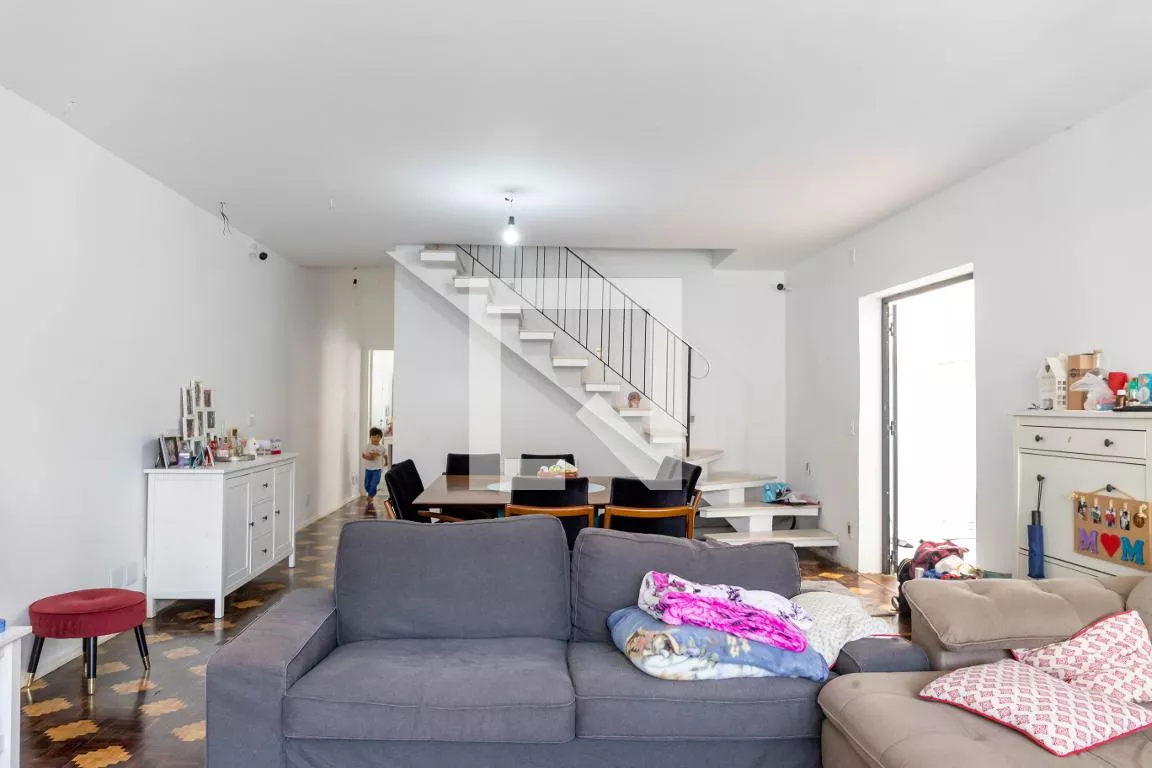 Imagem Casa com 4 Quartos à Venda, 257 m²em Vila Gumercindo - São Paulo