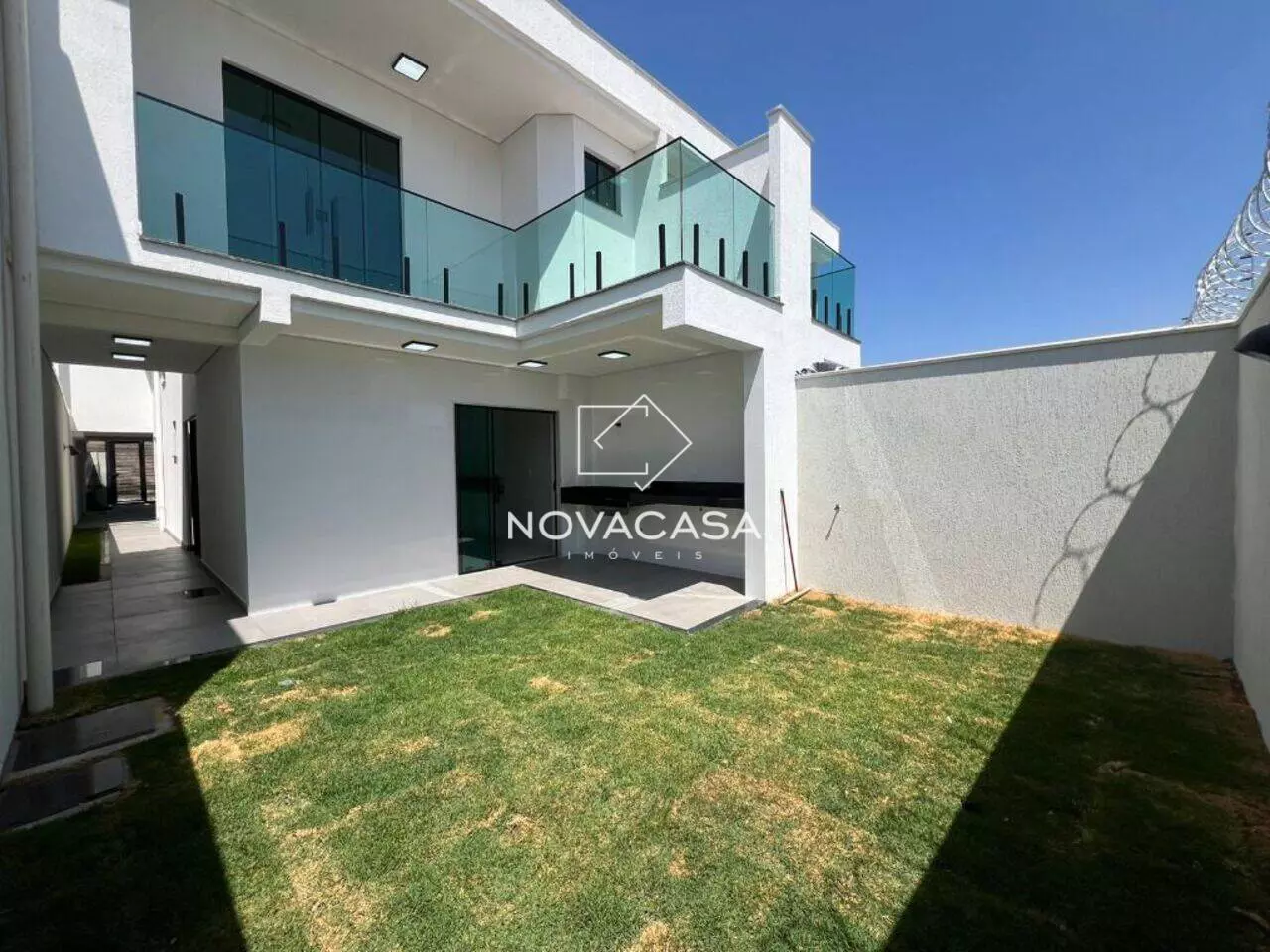 Imagem Casa com 4 Quartos à Venda, 150 m² em Planalto - Belo Horizonte