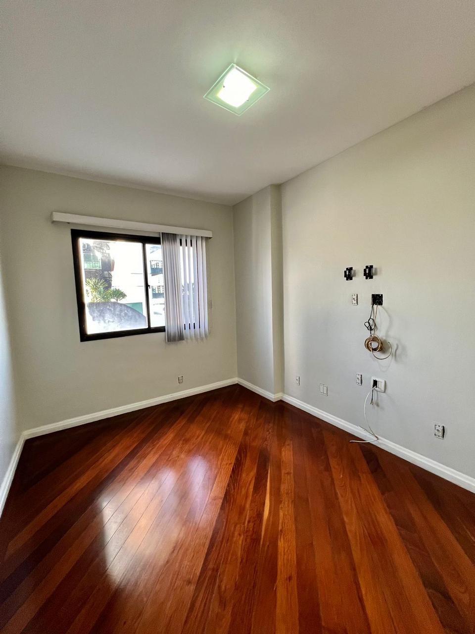 Imagem Apartamento com 4 Quartos à Venda, 185 m²em São Brás - Belém Imagem Apartamento com 4 Quartos à Venda, 185 m²em São Brás - Belém