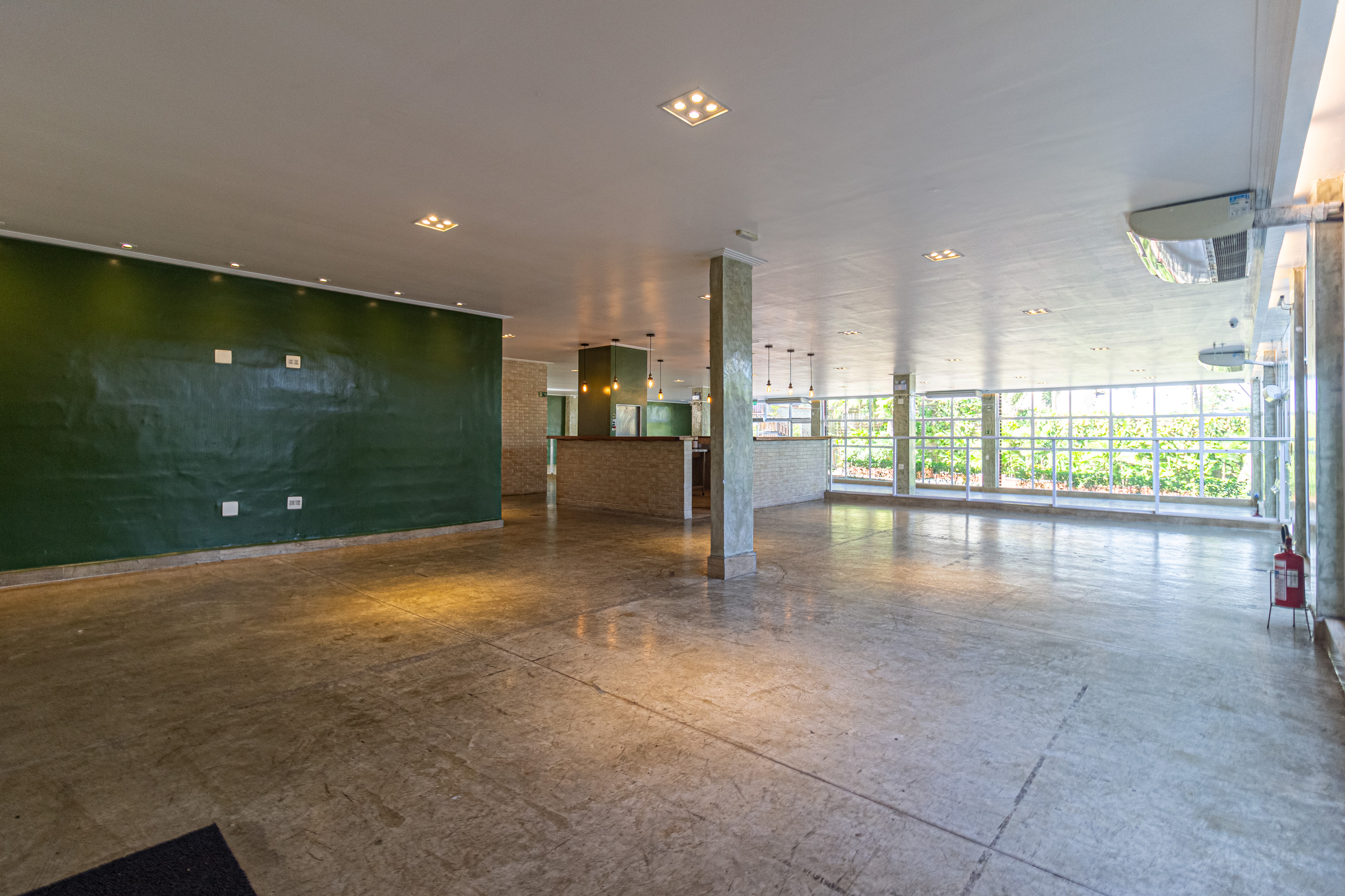 Imagem Imóvel Comercial à Venda ou Locação, 925 m²em Ilha Porchat - São Vicente Imagem Imóvel Comercial à Venda ou Locação, 925 m²em Ilha Porchat - São Vicente