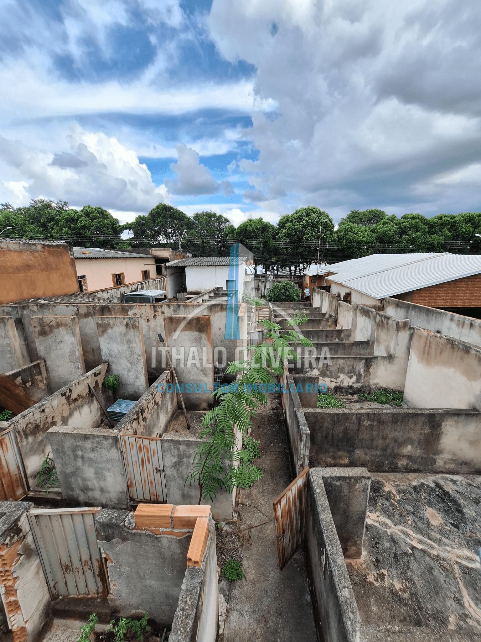 Imagem Casa com 3 Quartos à Venda, 360 m²em Santo Hilário - Goiânia Imagem Casa com 3 Quartos à Venda, 360 m²em Santo Hilário - Goiânia
