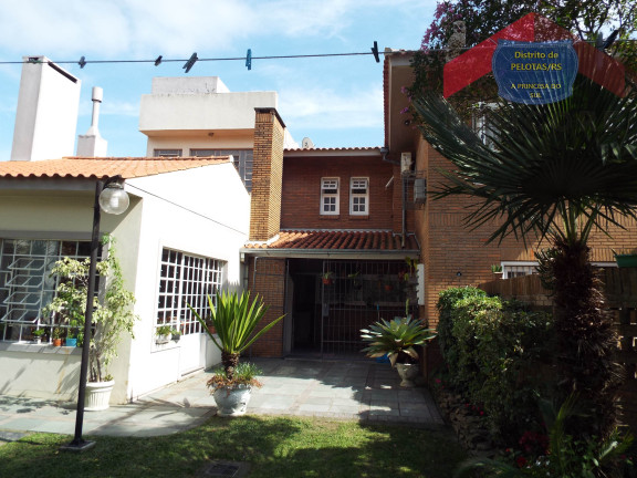 Imagem Casa com 4 Quartos à Venda, 315 m² em Centro - Pelotas