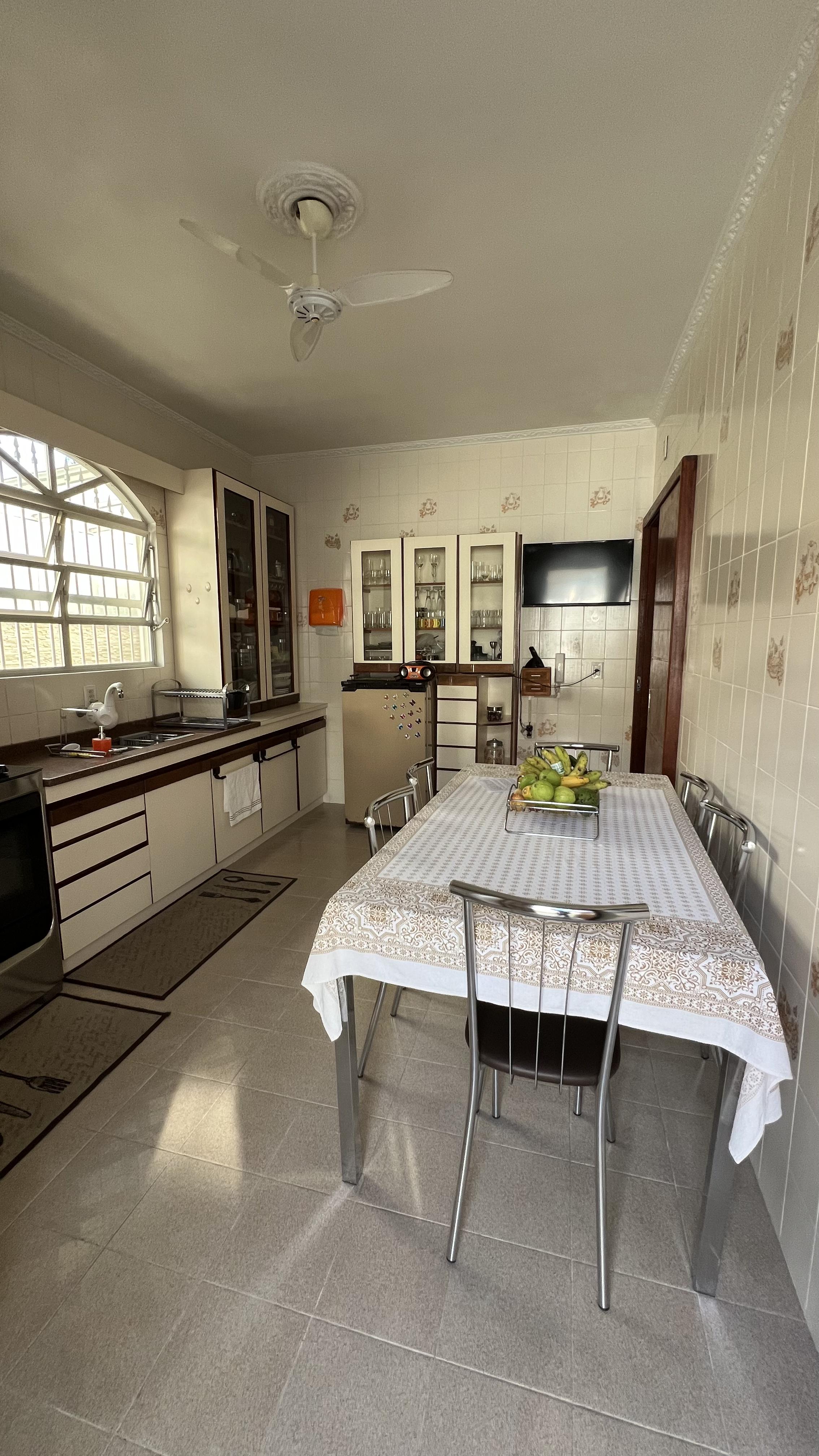 Imagem Casa com 3 Quartos à Venda, 166 m²em Barreiros - São José