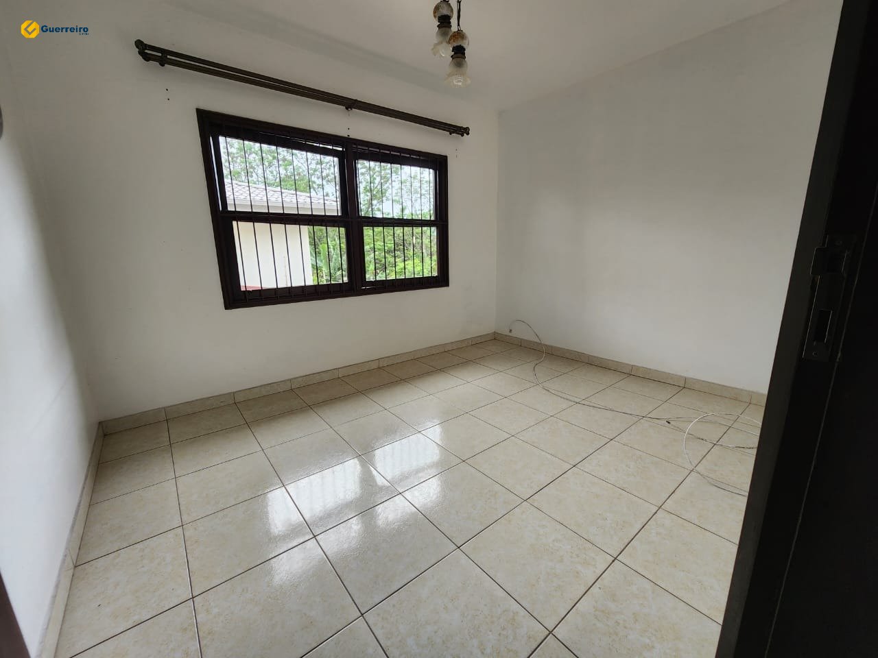 Imagem Casa com 3 Quartos à Venda, 190 m² em Trindade - Florianópolis