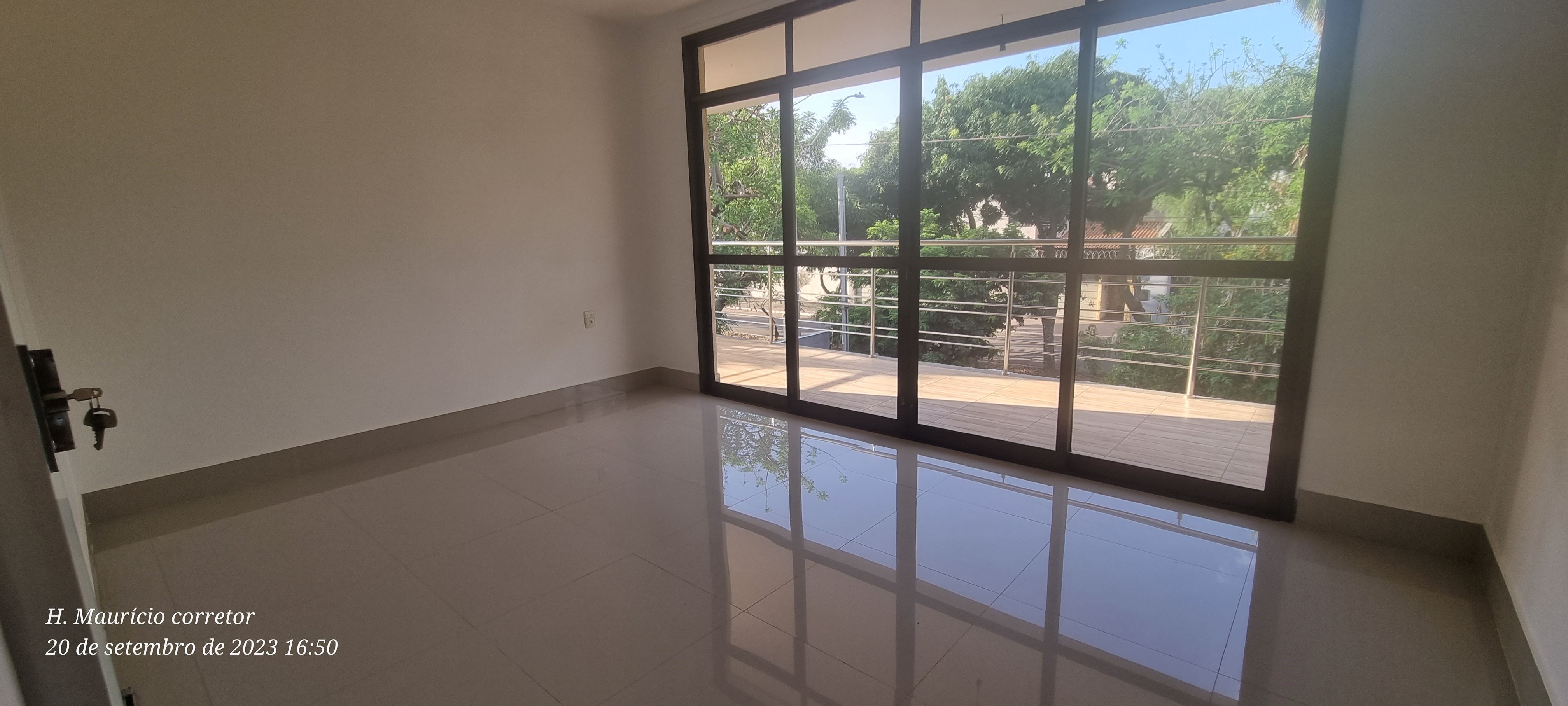 Imagem Sobrado com 4 Quartos à Venda, 377 m²em Setor Jaó - Goiânia