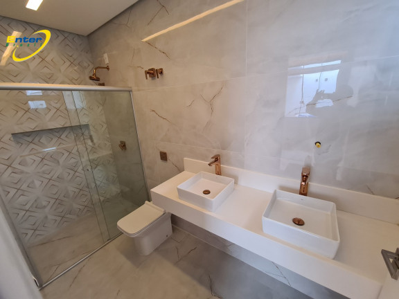 Imagem Casa com 4 Quartos à Venda, 225 m² em Guará II - Brasília
