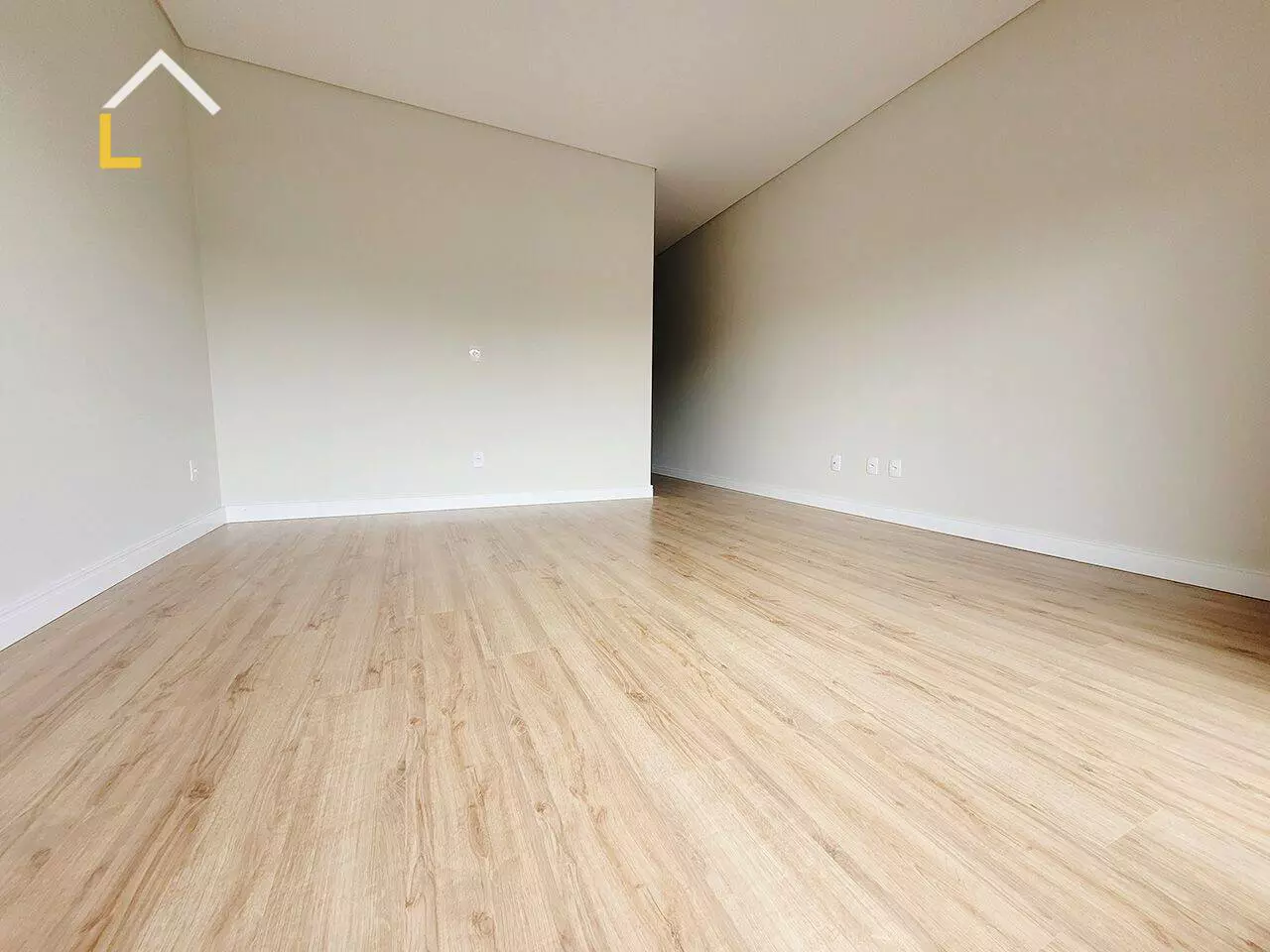 Imagem Sobrado com 3 Quartos à Venda, 157 m² em Anita Garibaldi - Joinville