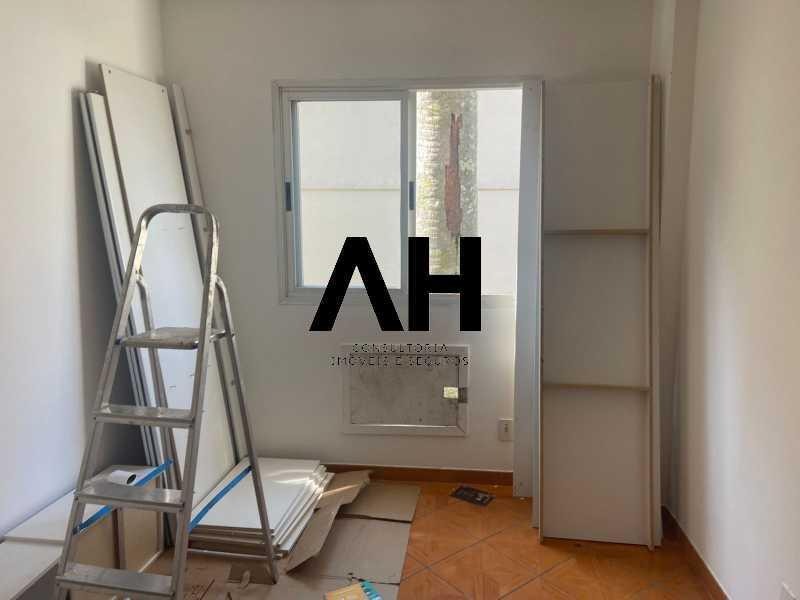 Imagem Apartamento com 2 Quartos à Venda, em Laranjeiras - Rio de Janeiro Imagem Apartamento com 2 Quartos à Venda, em Laranjeiras - Rio de Janeiro