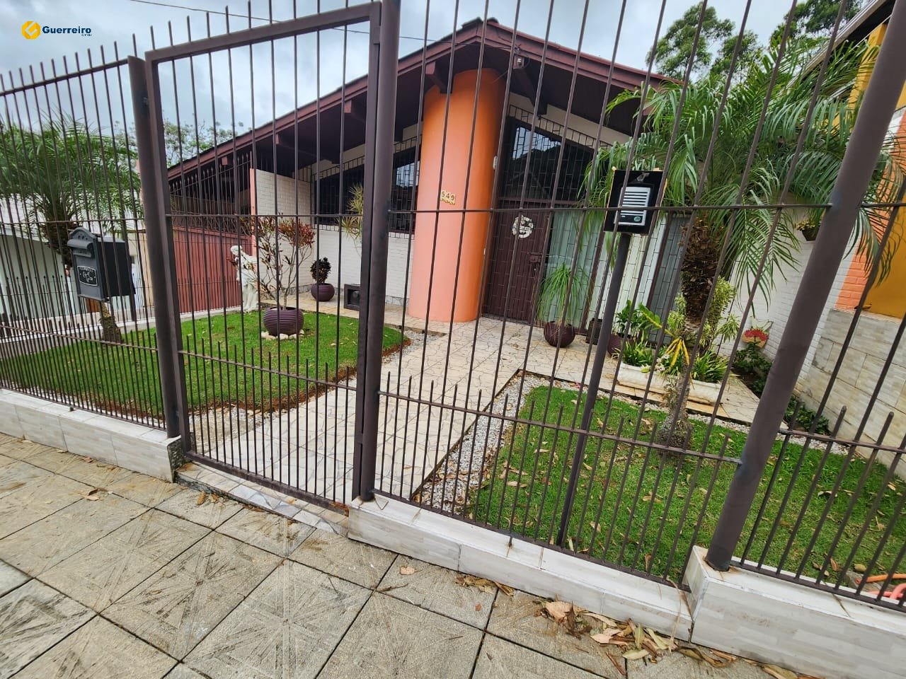 Imagem Casa com 3 Quartos à Venda, 190 m² em Trindade - Florianópolis