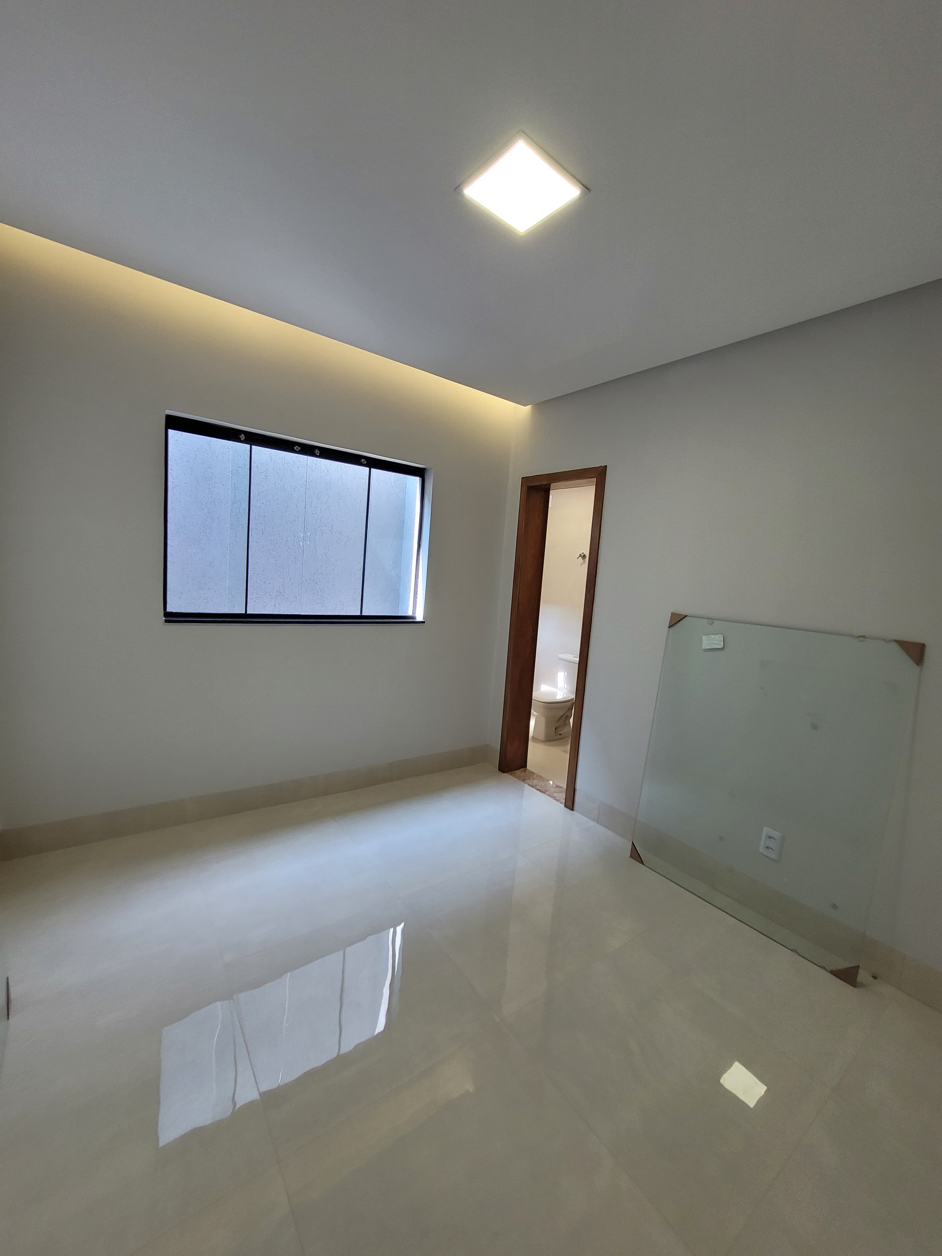 Imagem Sobrado com 3 Quartos à Venda, 147 m²em Vila Rosa - Goiânia
