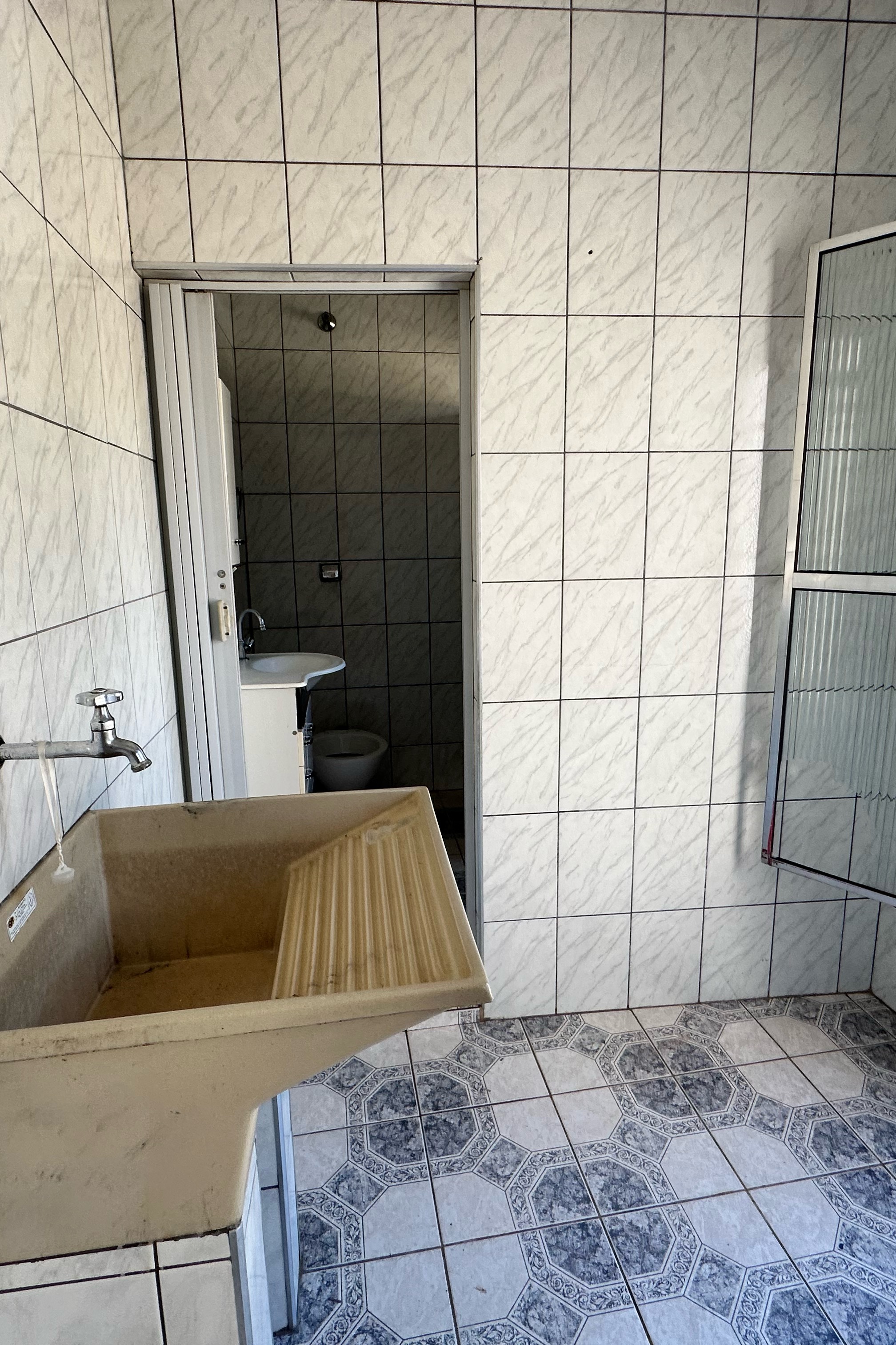 Imagem Casa com 1 Quarto para Alugar, 90 m²em Vila Paulistania - São Paulo