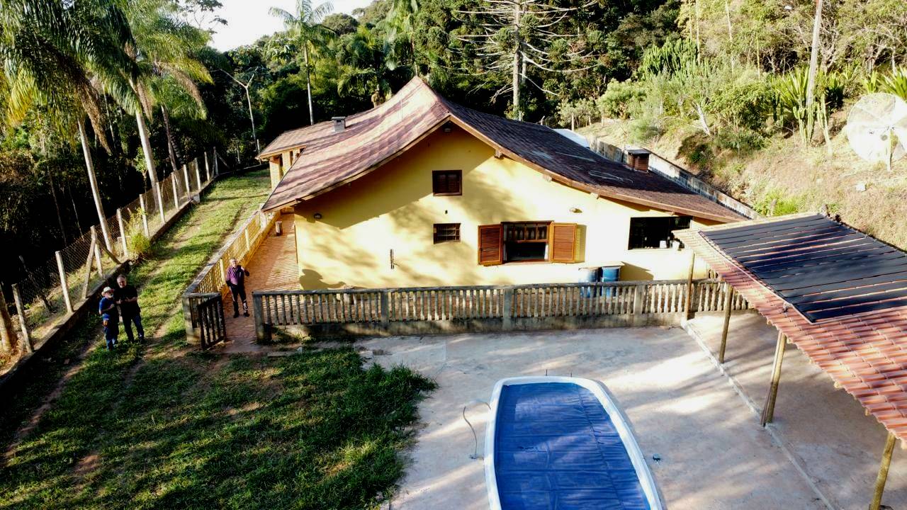 Chácara com 4 Quartos à Venda, 140 m² em Centro - Poços de Caldas