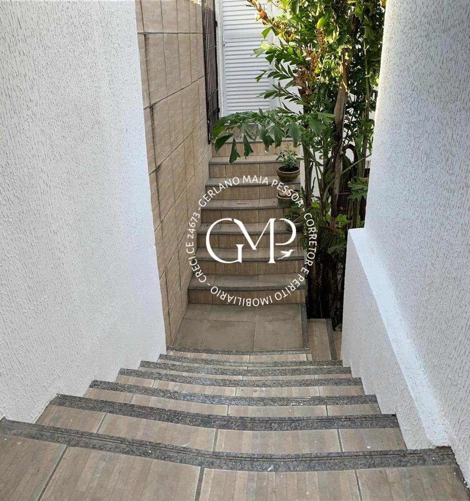 Imagem Casa com 5 Quartos à Venda, 360 m²em Monte Castelo - Fortaleza Imagem Casa com 5 Quartos à Venda, 360 m²em Monte Castelo - Fortaleza
