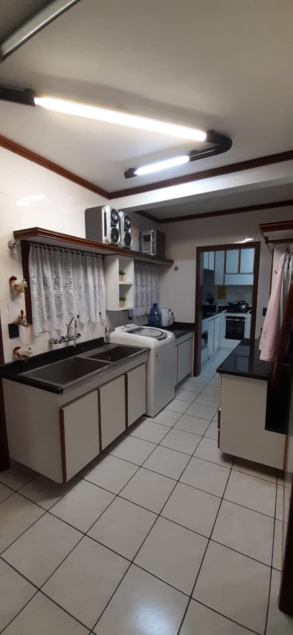 Imagem Casa com 4 Quartos à Venda, 258 m²em Cruzeiro do Sul - Criciúma