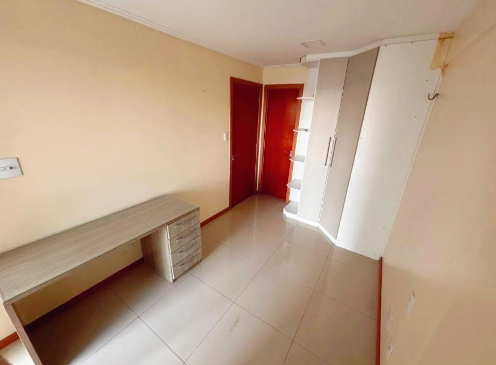 Imagem Apartamento com 3 Quartos para Alugar, 100 m² em Marco - Belém