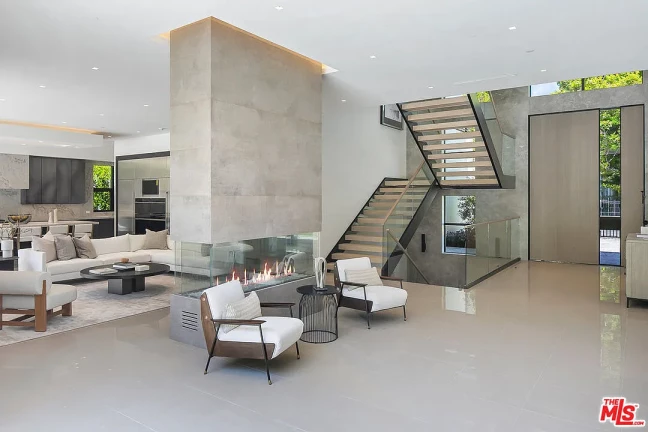 Imagem Casa de Condomínio com 7 Quartos à Venda, 982 m²em Alphaville Residencial Um - Barueri