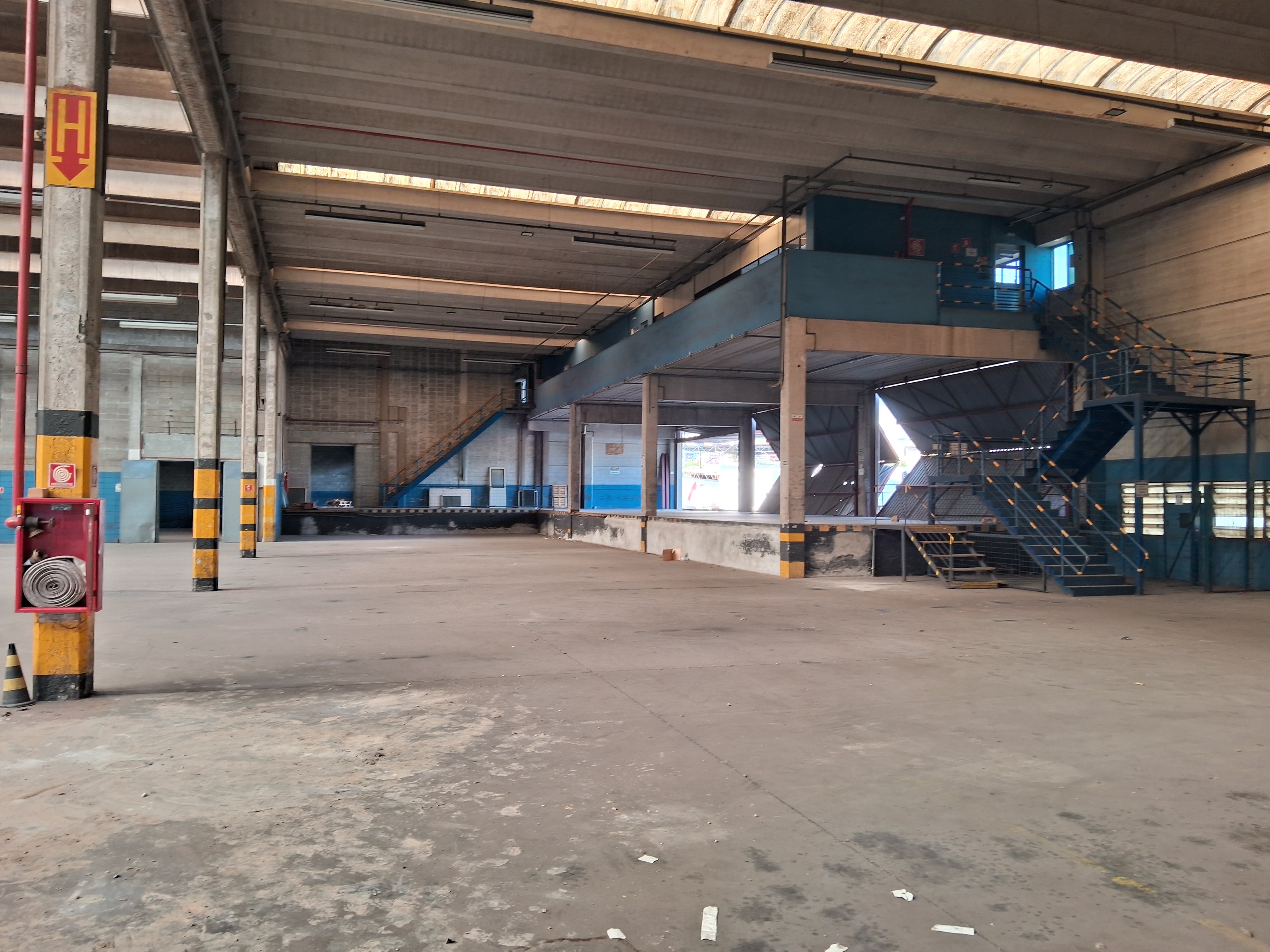 Imagem Galpão para Alugar, 5.000 m² em Remédios - Osasco Imagem Galpão para Alugar, 5.000 m² em Remédios - Osasco