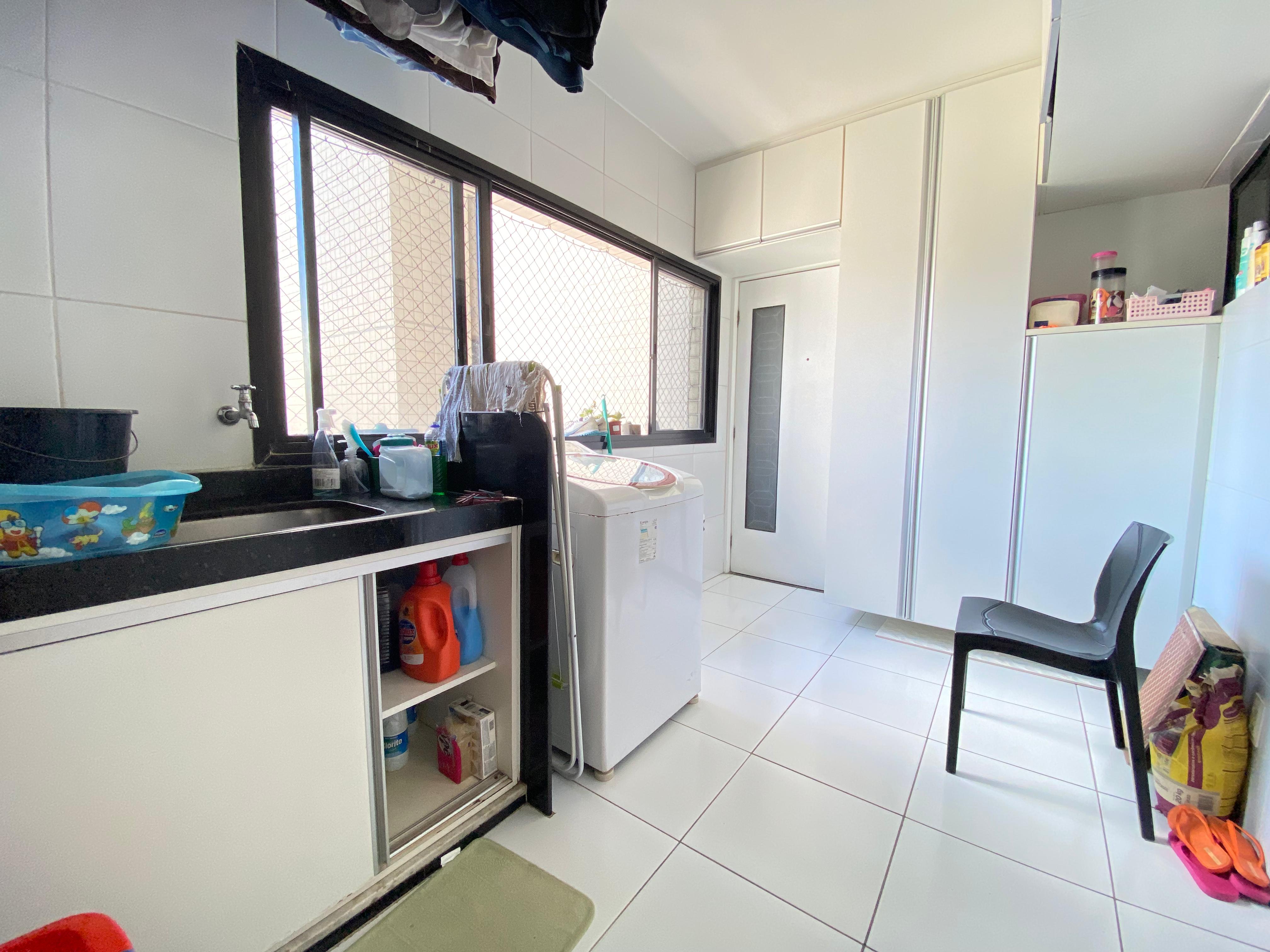 Imagem Apartamento com 4 Quartos à Venda, 158 m²em Boa Viagem - Recife