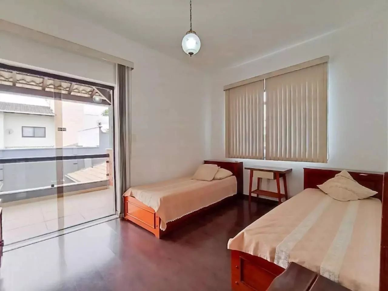 Imagem Casa com 5 Quartos à Venda, 300 m² em São Pedro - Juiz de Fora Imagem Casa com 5 Quartos à Venda, 300 m² em São Pedro - Juiz de Fora