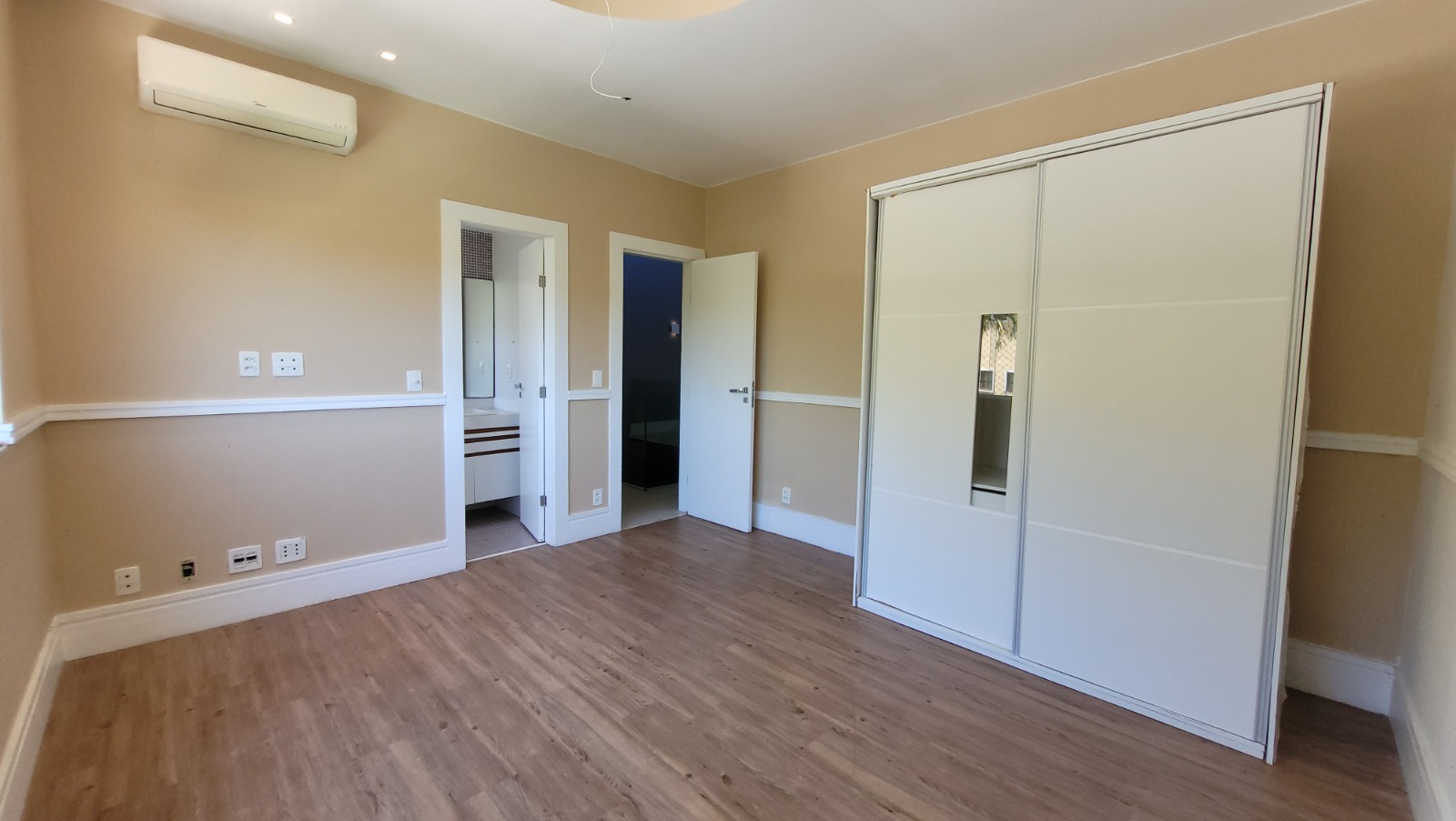 Imagem Casa de Condomínio com 3 Quartos à Venda, 340 m²em Sapê - Niterói