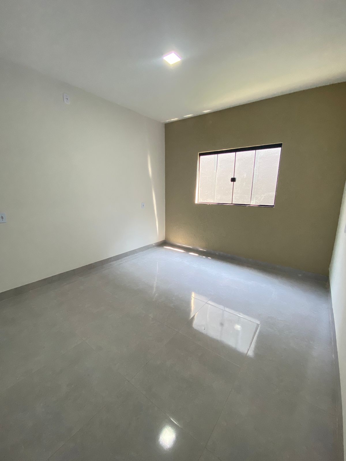 Imagem Casa com 2 Quartos à Venda, 98 m²em Jardim Ipanema - Trindade