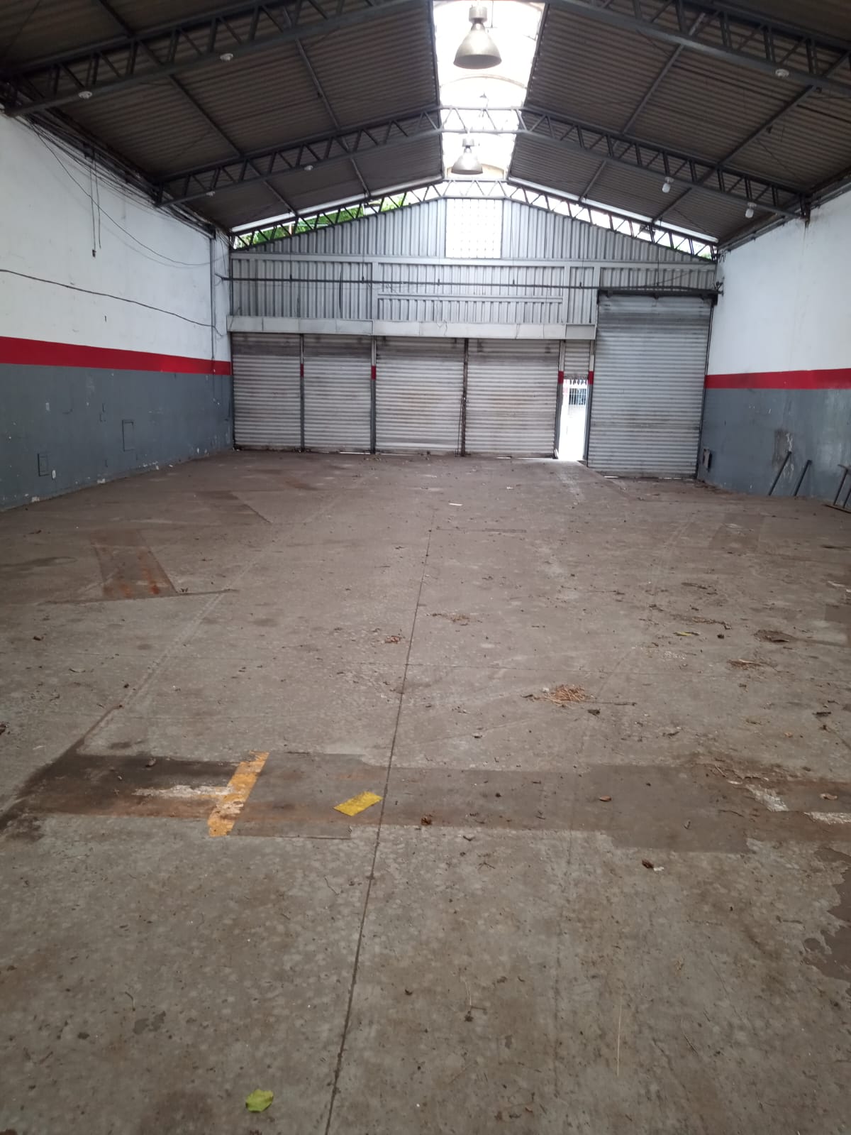 Imagem Galpão à Venda ou Locação, 588 m²em Vila Isabel - Rio de Janeiro Imagem Galpão à Venda ou Locação, 588 m²em Vila Isabel - Rio de Janeiro