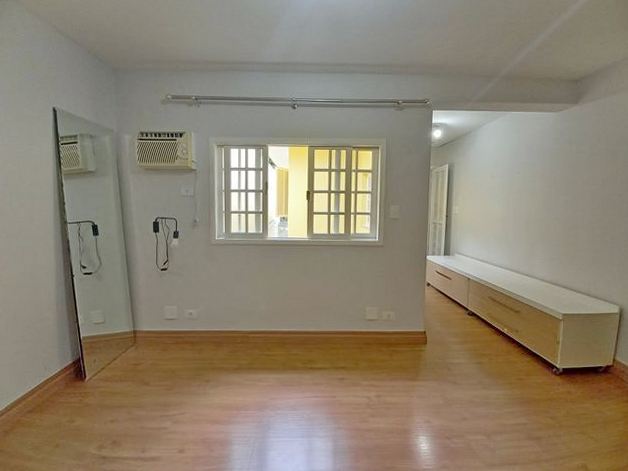 Imagem Sobrado com 3 Quartos para Alugar, 135 m²em Indianópolis - São Paulo