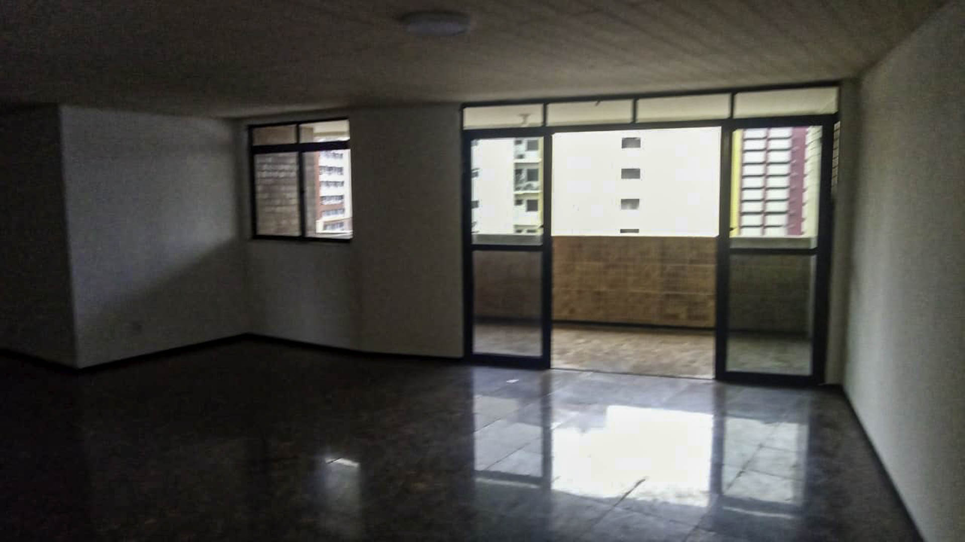 Imagem Apartamento com 3 Quartos à Venda, 170 m²em Meireles - Fortaleza
