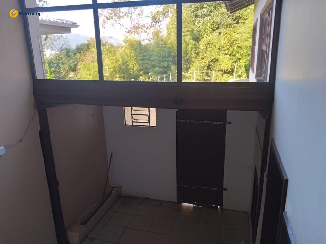 Imagem Casa com 3 Quartos à Venda, 190 m² em Trindade - Florianópolis