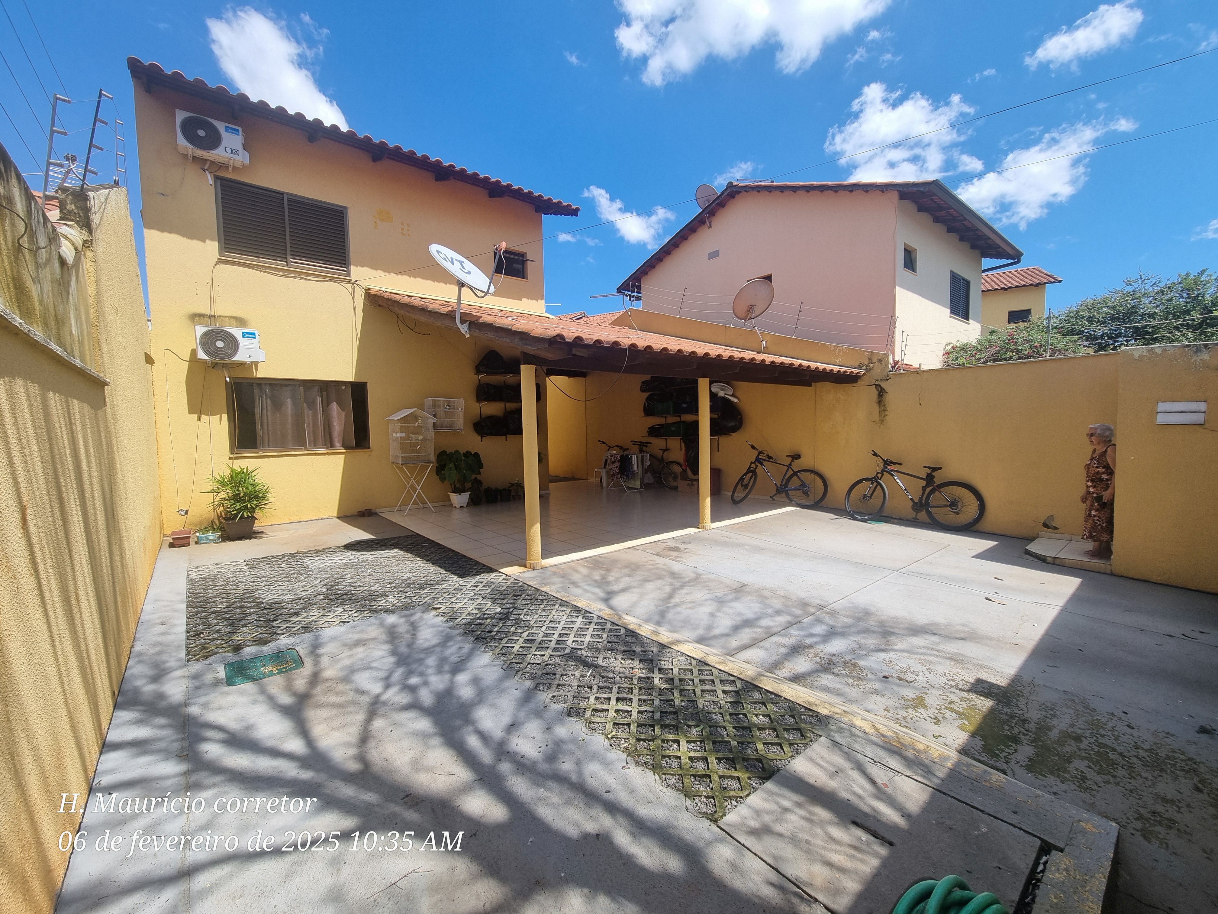 Imagem Sobrado com 3 Quartos à Venda, 151 m² em Santa Genoveva - Goiânia Imagem Sobrado com 3 Quartos à Venda, 151 m² em Santa Genoveva - Goiânia