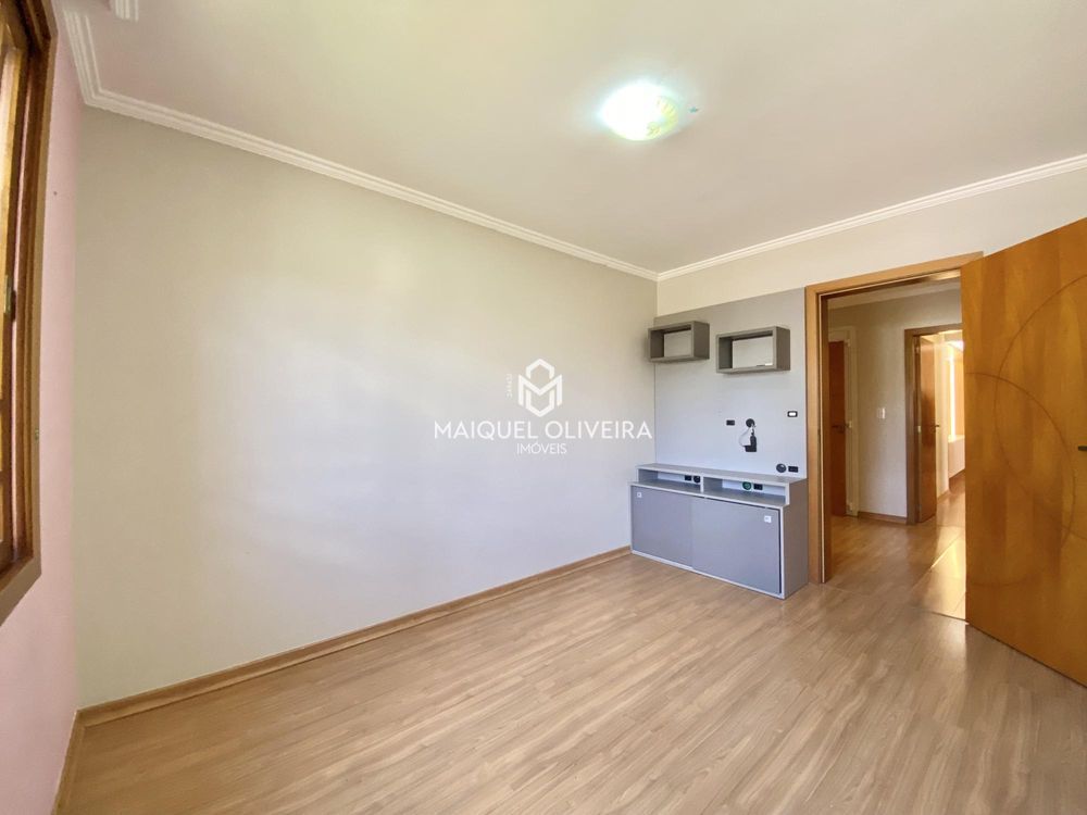 Imagem Casa de Condomínio com 4 Quartos para Alugar, 362 m²em Tomazetti - Santa Maria