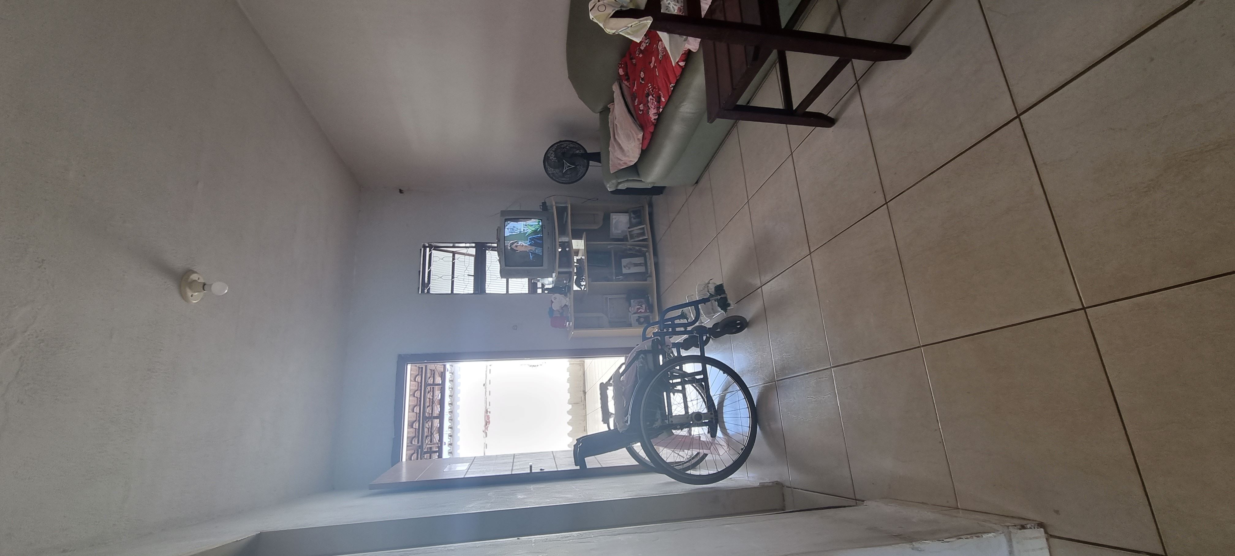 Imagem Casa com 2 Quartos à Venda, 130 m²em Jardim Guanabara III - Goiânia