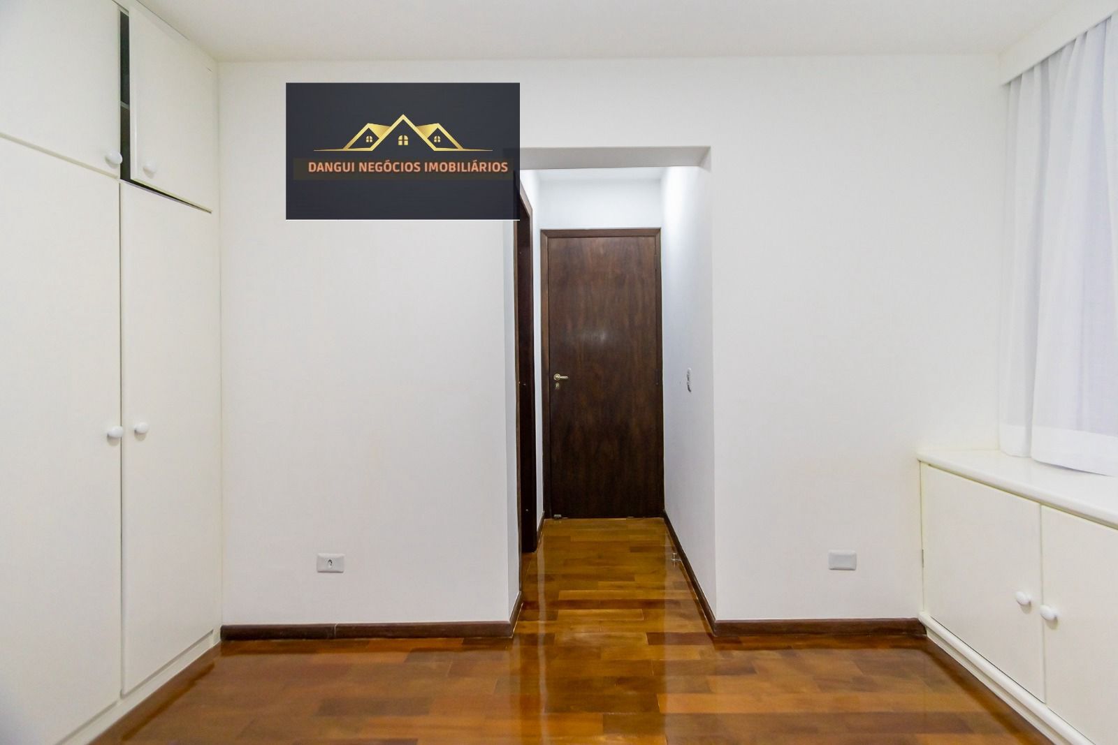 Imagem Apartamento com 3 Quartos à Venda, 91 m²em Bacacheri - Curitiba