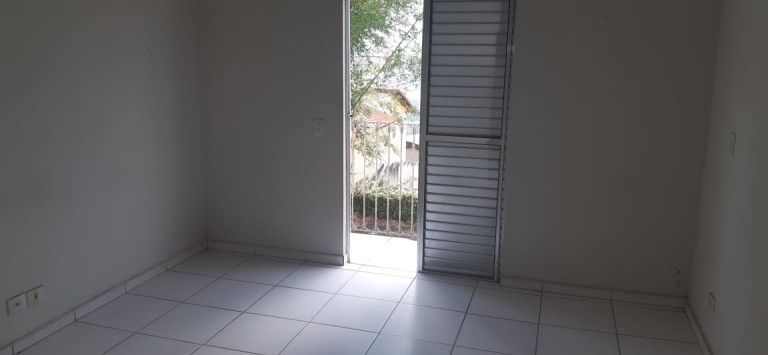 Imagem Sobrado com 2 Quartos para Alugar, 90 m²em Taboão - São Roque