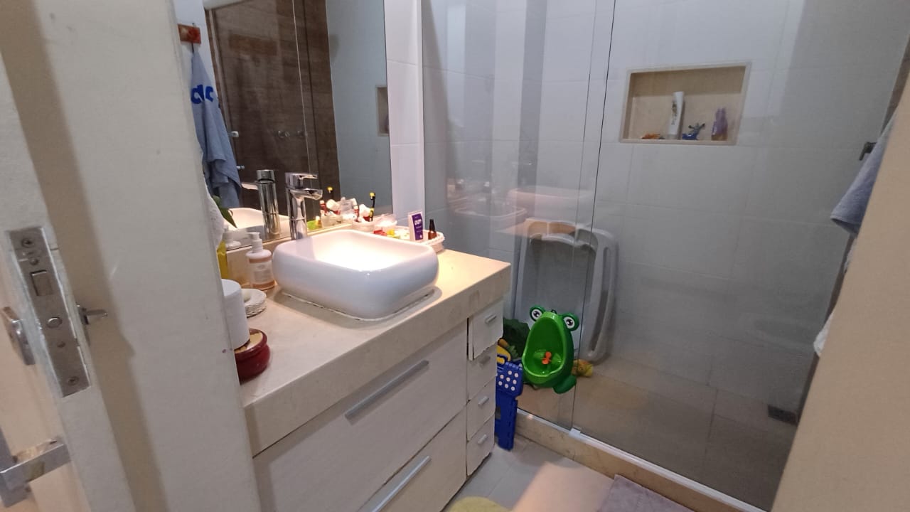 Imagem Apartamento com 2 Quartos à Venda, 85 m²em Copacabana - Rio de Janeiro
