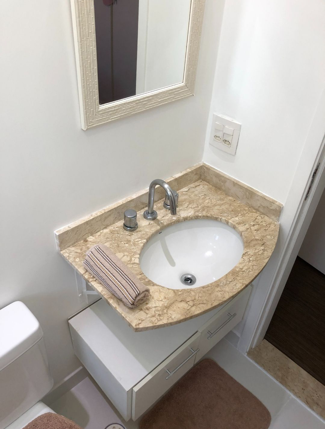 Imagem Apartamento com 2 Quartos à Venda, 64 m²em Vila Industrial - São José dos Campos