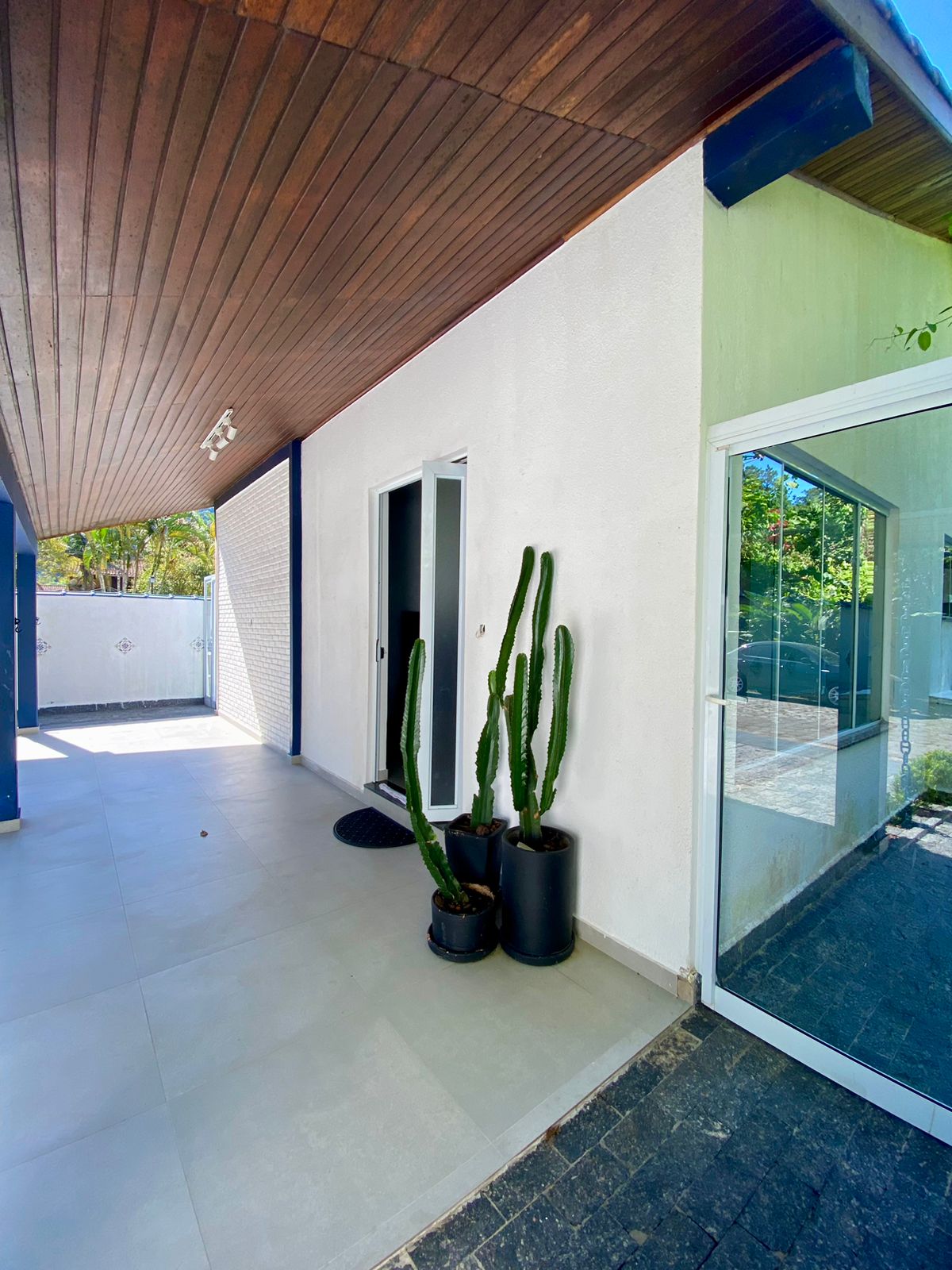 Imagem Casa de Condomínio com 4 Quartos à Venda, 160 m²em Massaguaçu - Caraguatatuba