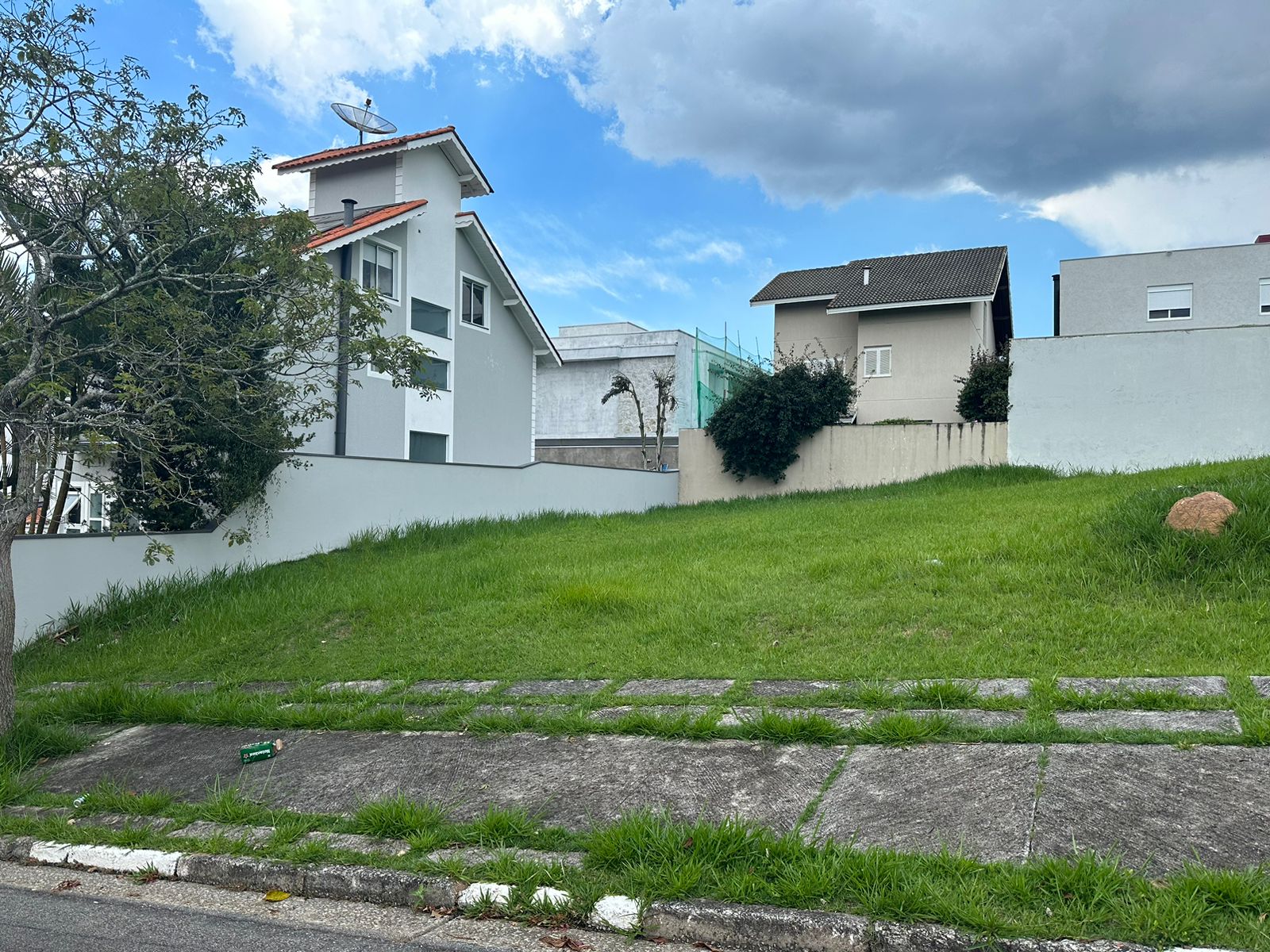 Terreno em Condomínio à Venda, 300 m²em Vila Oliveira - Mogi das Cruzes