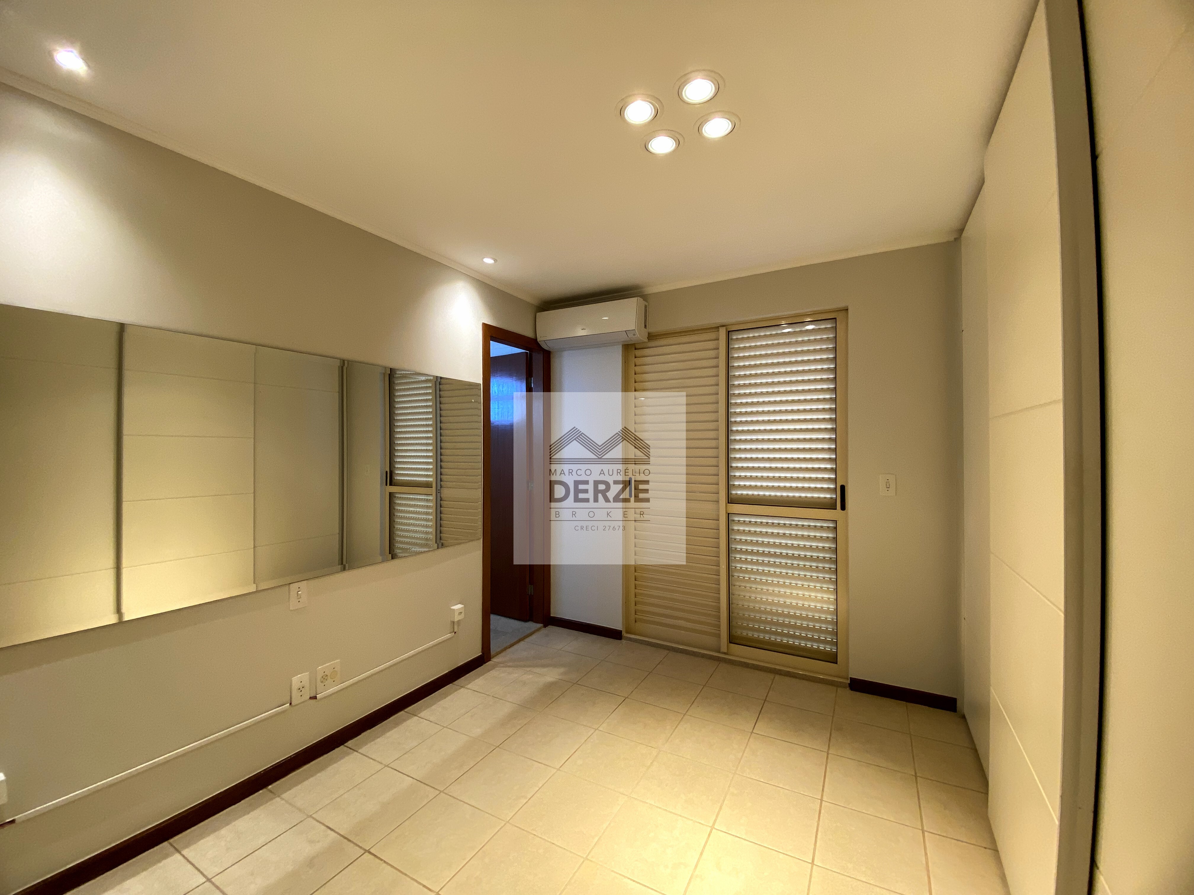 Imagem Apartamento com 4 Quartos à Venda, 165 m²em Fundinho - Uberlândia