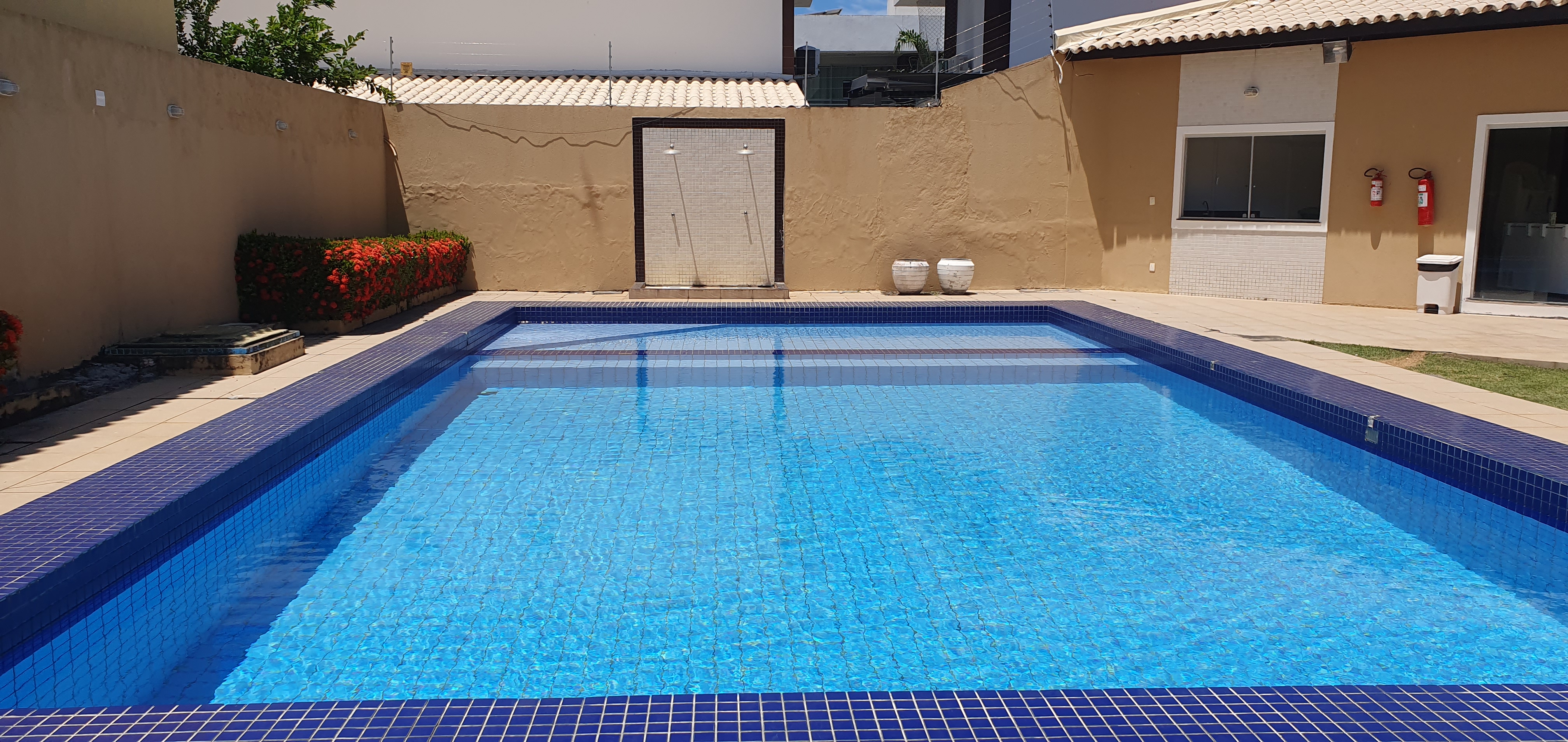 Imagem Casa de Condomínio com 5 Quartos à Venda, 300 m²em Buraquinho - Lauro de Freitas