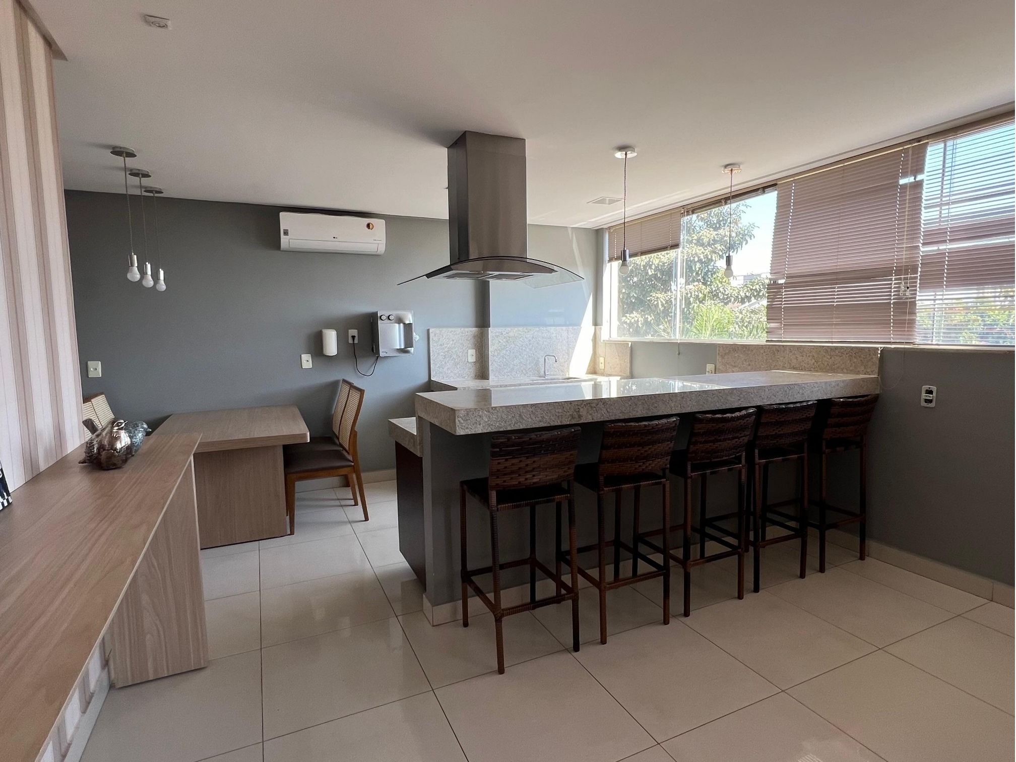 Imagem Apartamento com 2 Quartos à Venda, 55 m²em Vila Rosa - Goiânia
